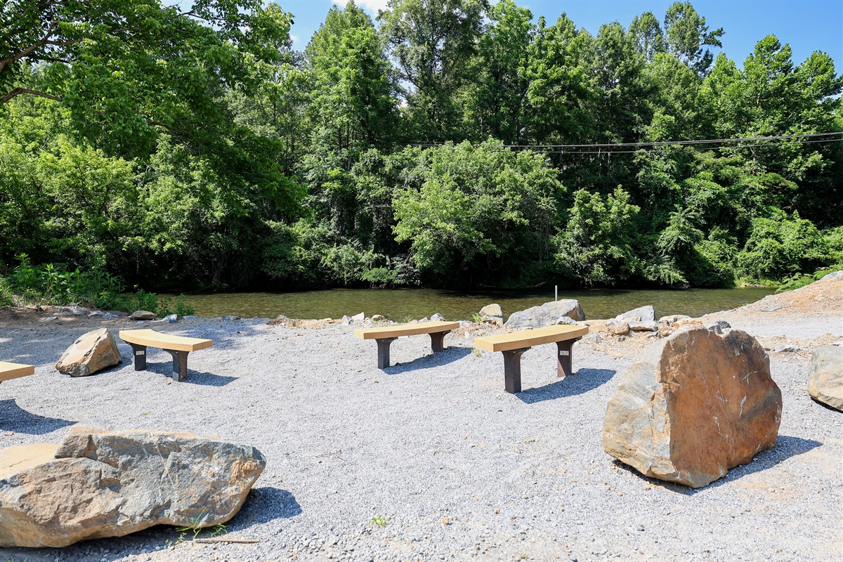Smith River access, bring your kayaks and canoes