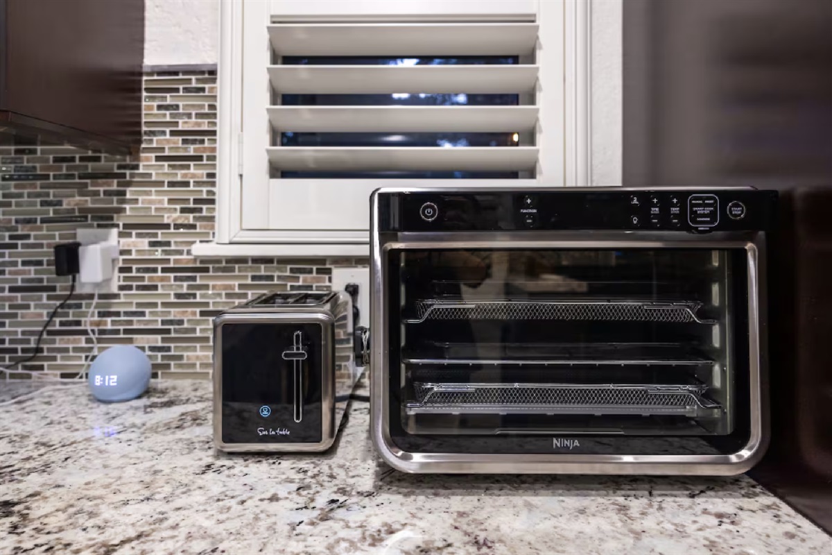 Breakfast squad ready — Ninja oven, toaster, and everything you need to fuel the fun 🍞