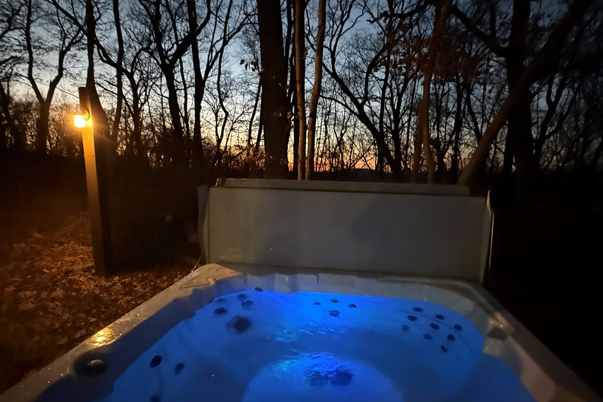 Relax in the hot tub- listen to the birds and surround yourself with nature
