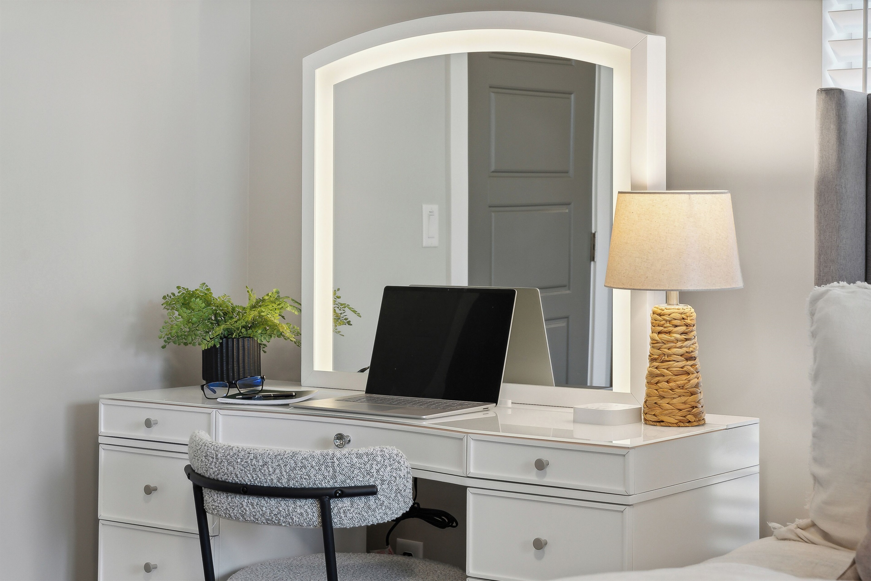 From makeup to meetings, this space adapts to your needs with ease.