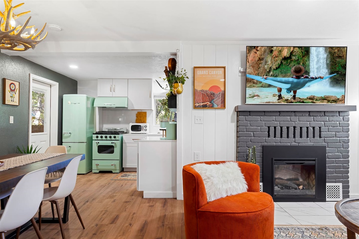 The small space just feels right. Cozy, inviting, it's just what the doctor ordered.