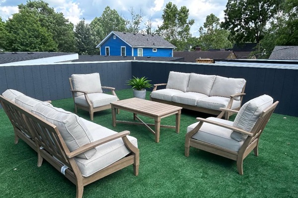 Outdoor Rooftop Lounge