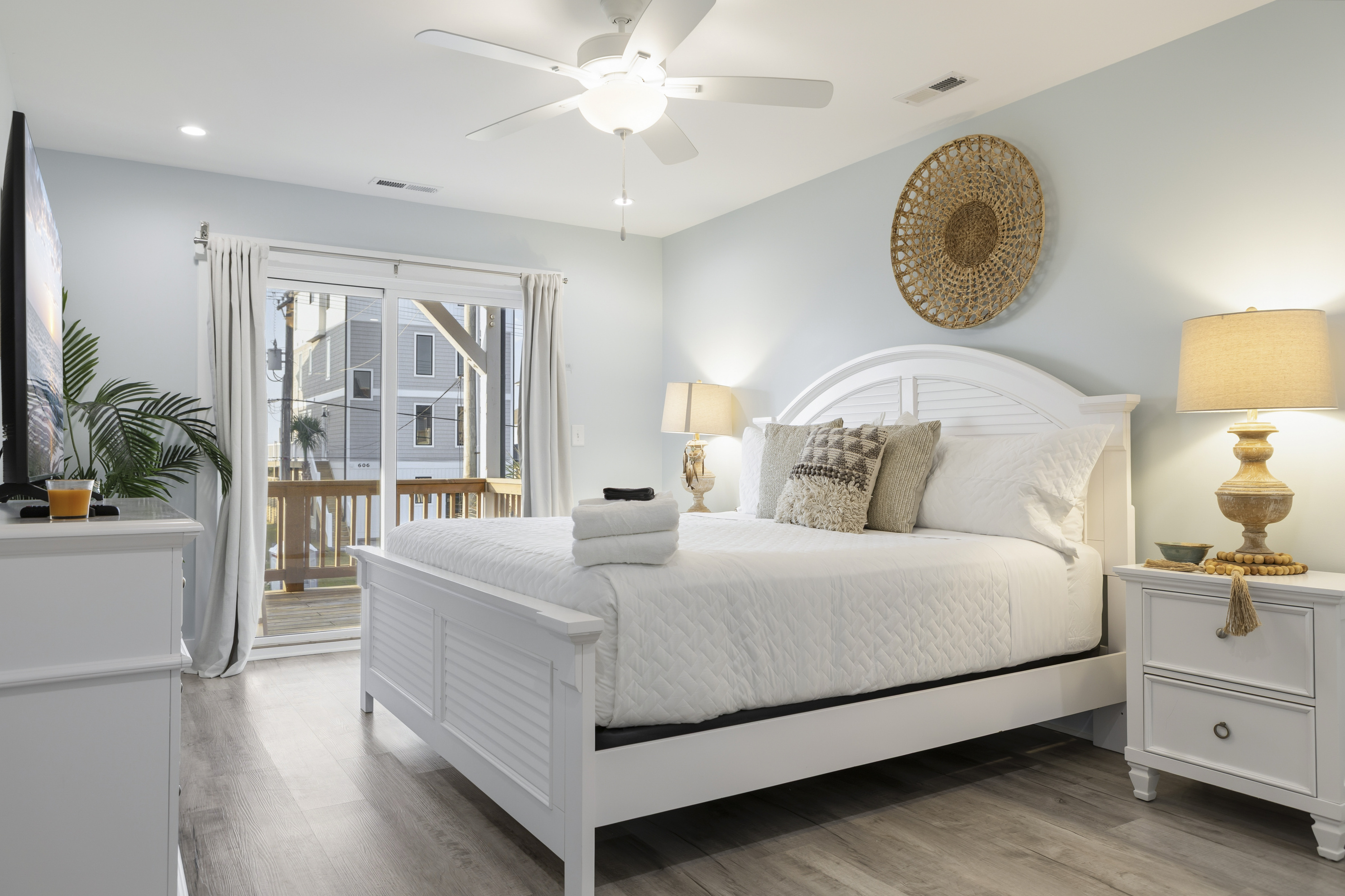 Deck access; bed & bath linens provided