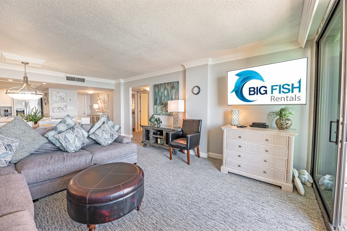 Amazing Living Room with Stunning Views🌊☀️