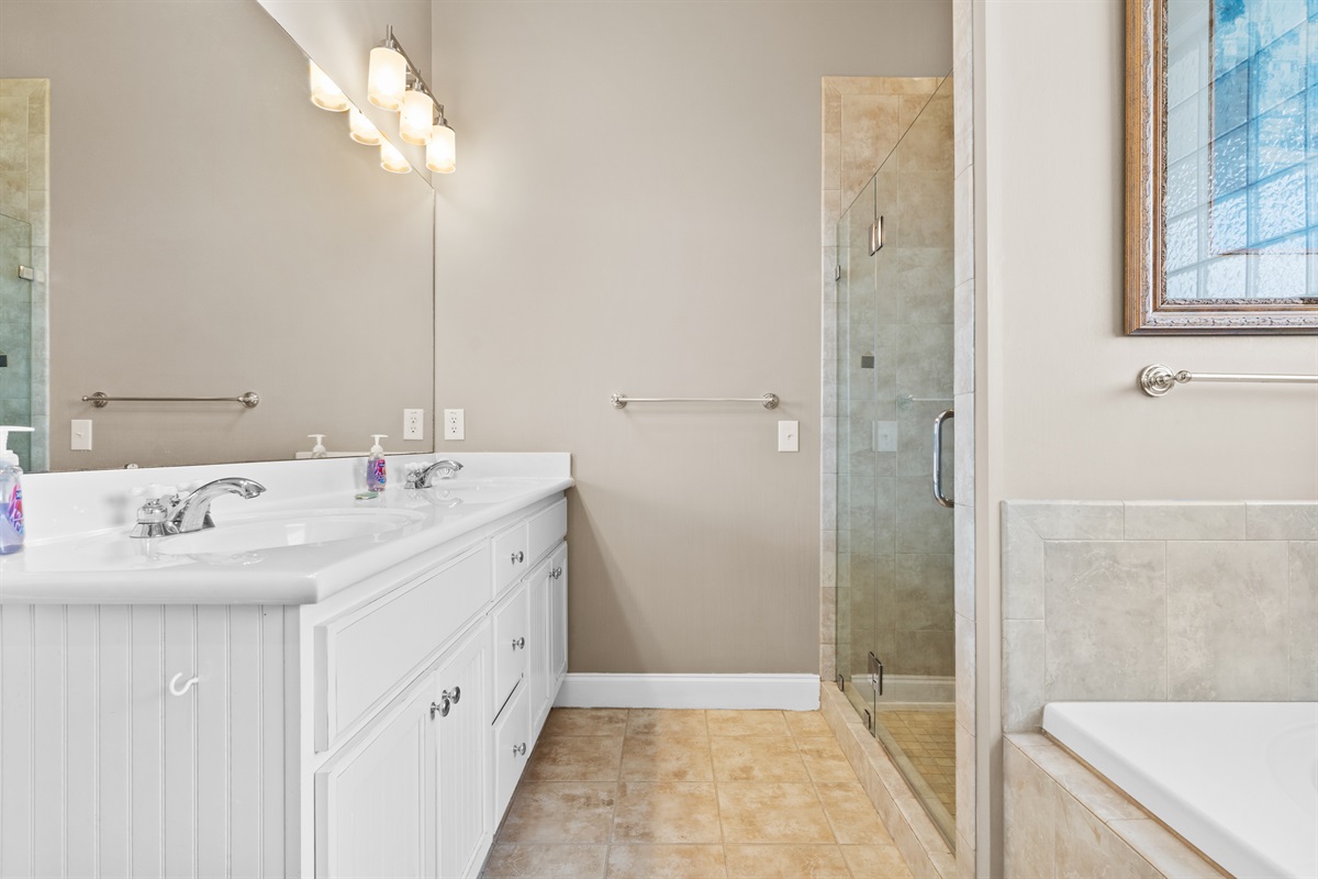 dual sinks in master bath