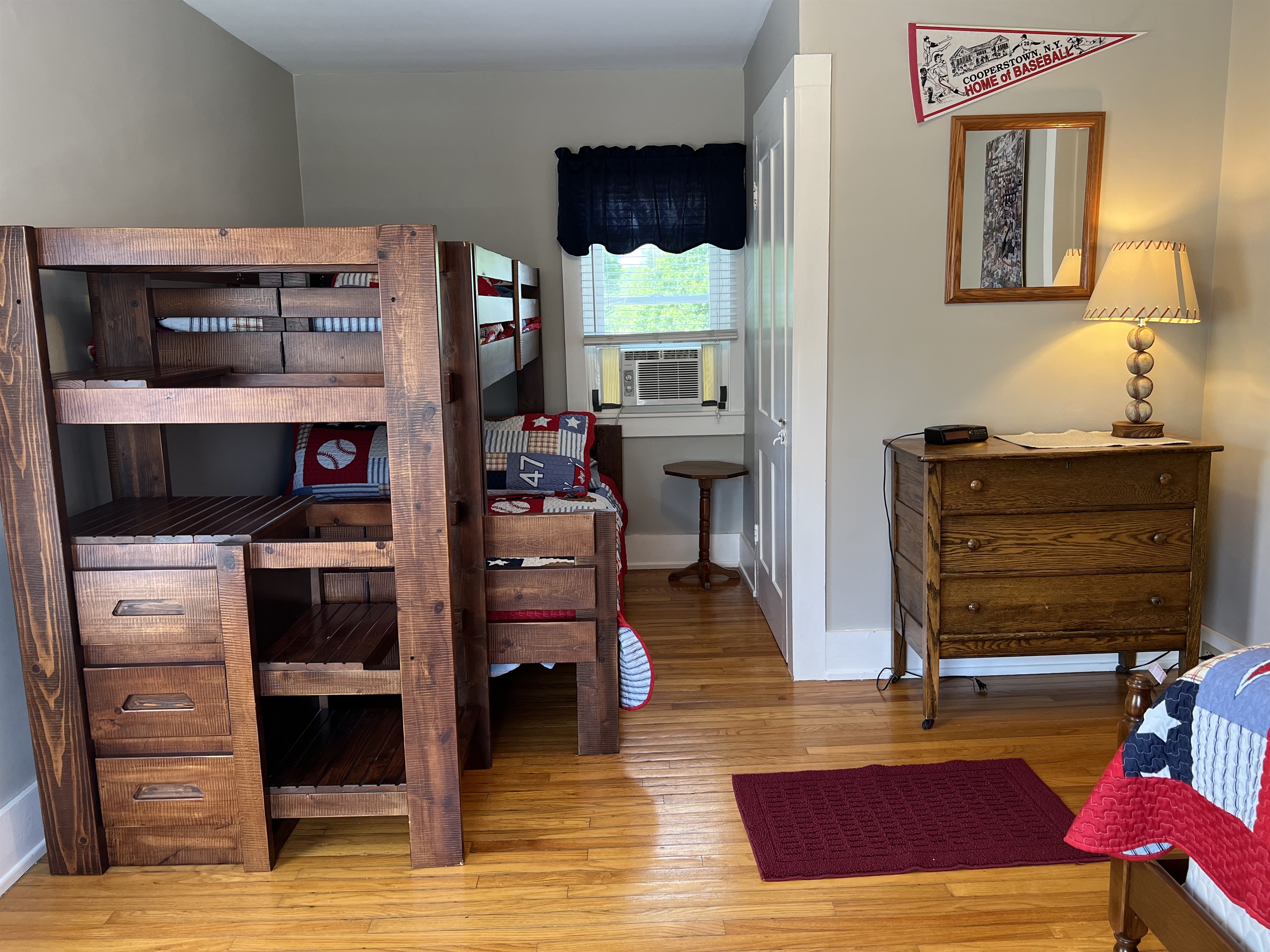 2nd floor Twin + Bunkbed