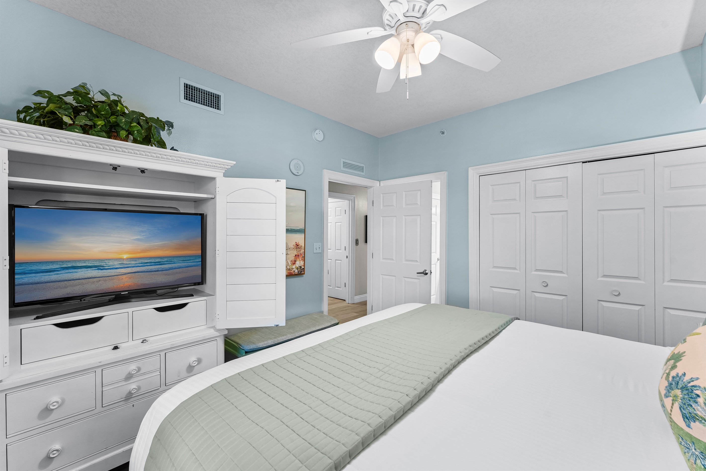 40" Smart TV in Guest Bedroom