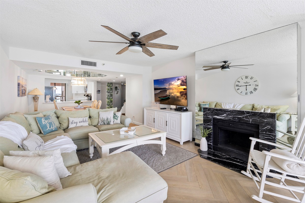 Cozy Living area.  The fireplace is decorative only.