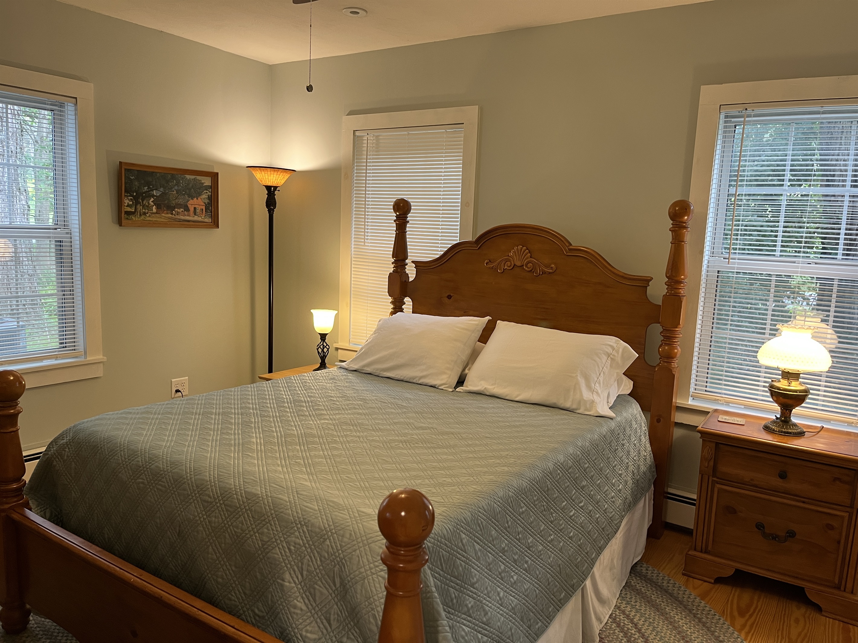 Cloverleaf Farm 1st floor primary bedroom #1 with Queen and en-suite bathroom.