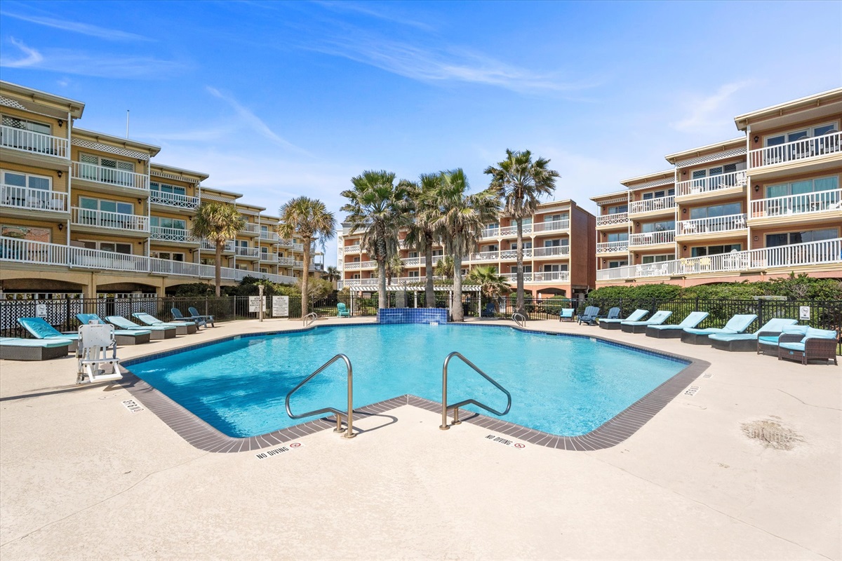 287a0ed7142b45778d0e4ef079e0c54d Large | Beachhouse | Texas | TX | Vacation Homes | Galveston | Crystal Beach | Kokomo | Breezy Days | Beachfront Elegance | Sunrise Serenity | Southern Sands Property Management, LLC