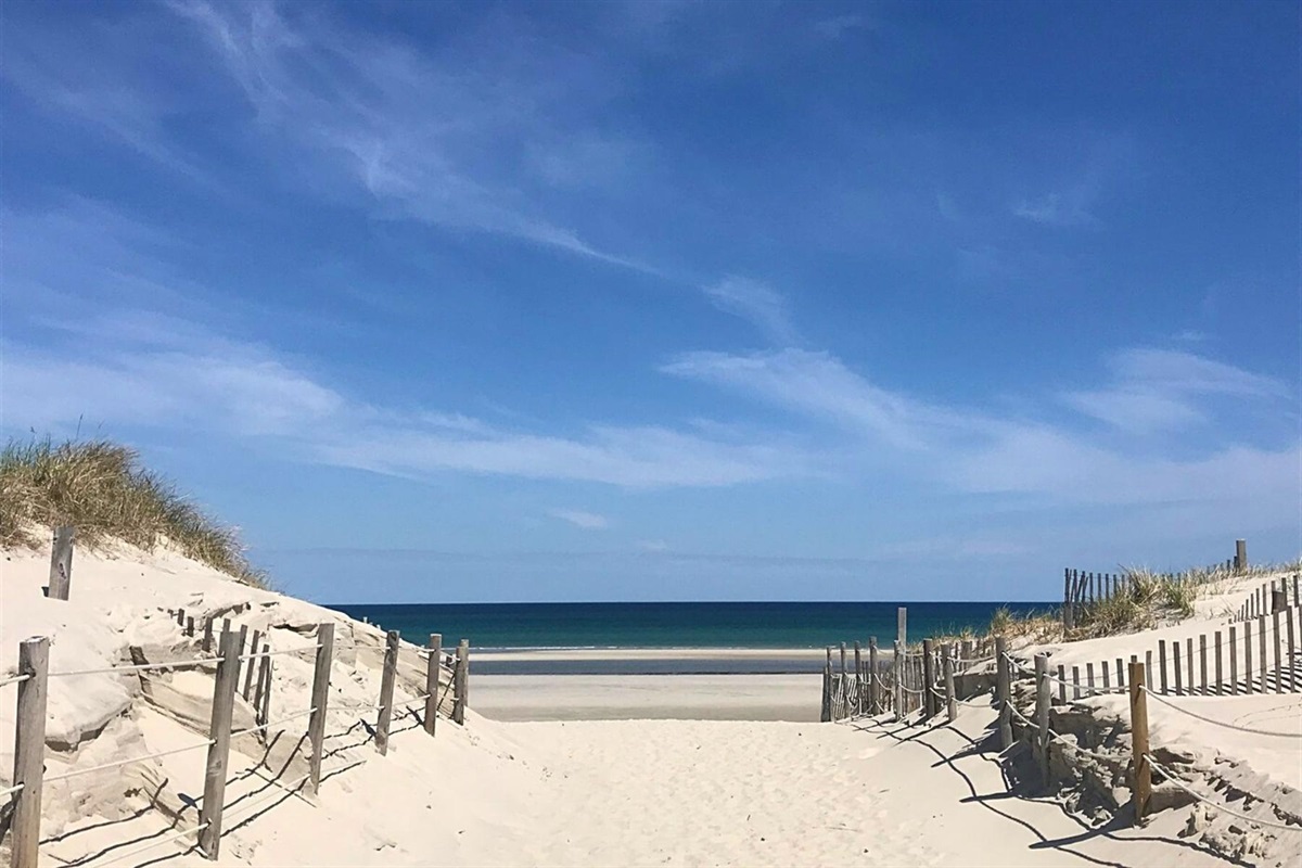 All Decked Out on Horsefoot Cove ★ W. Dennis Cape Cod Vacation