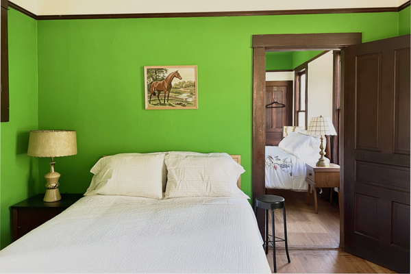 Bedroom 2 - Queen Bed