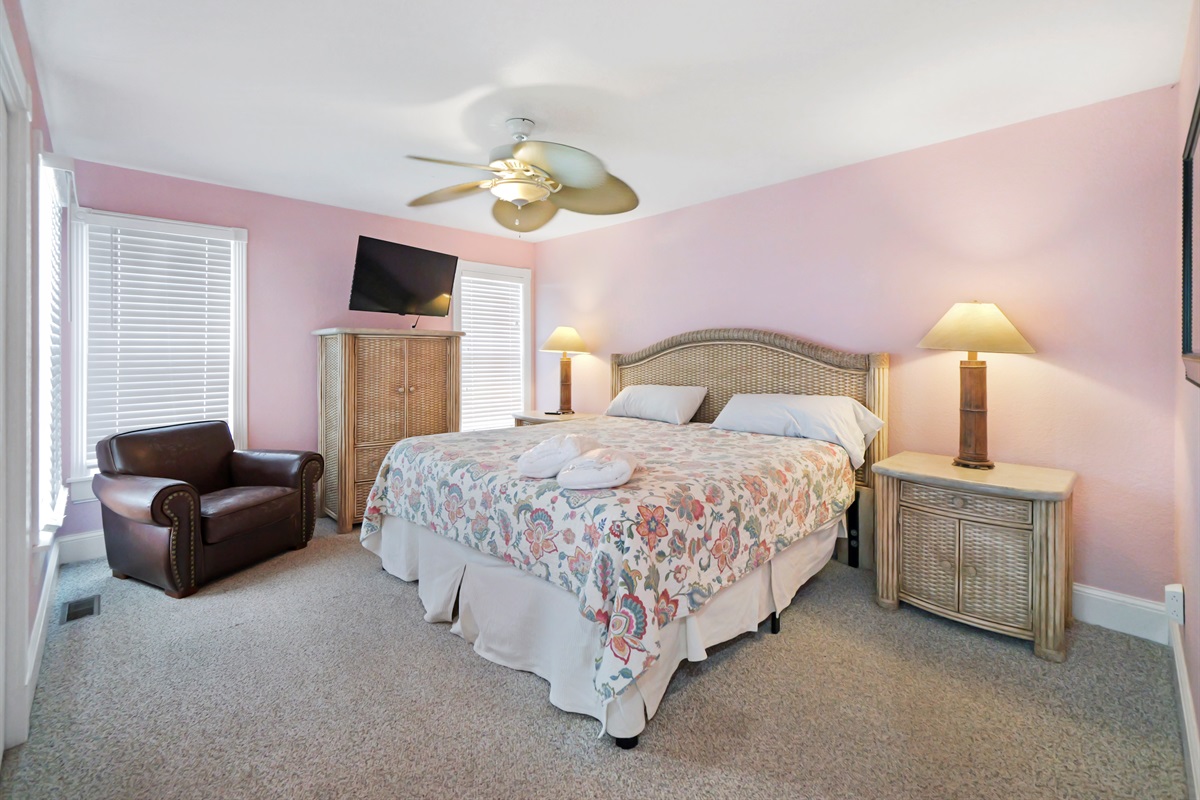 Hemingway Guest Suite — Peaceful Retreat with Coastal Elegance | Event Accommodations | Corolla 4x4, OBX