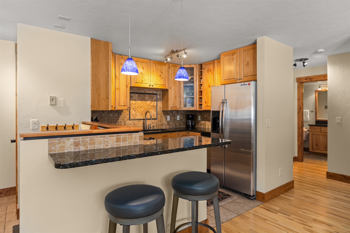 Kitchen | Breakfast Bar for 2