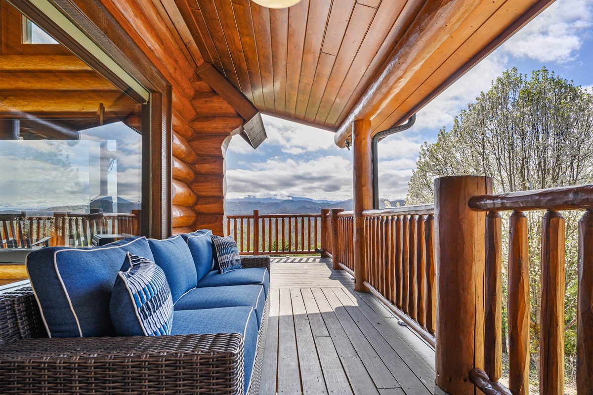 Take your Reading Outdoors: Cozy up with a Book in Nature