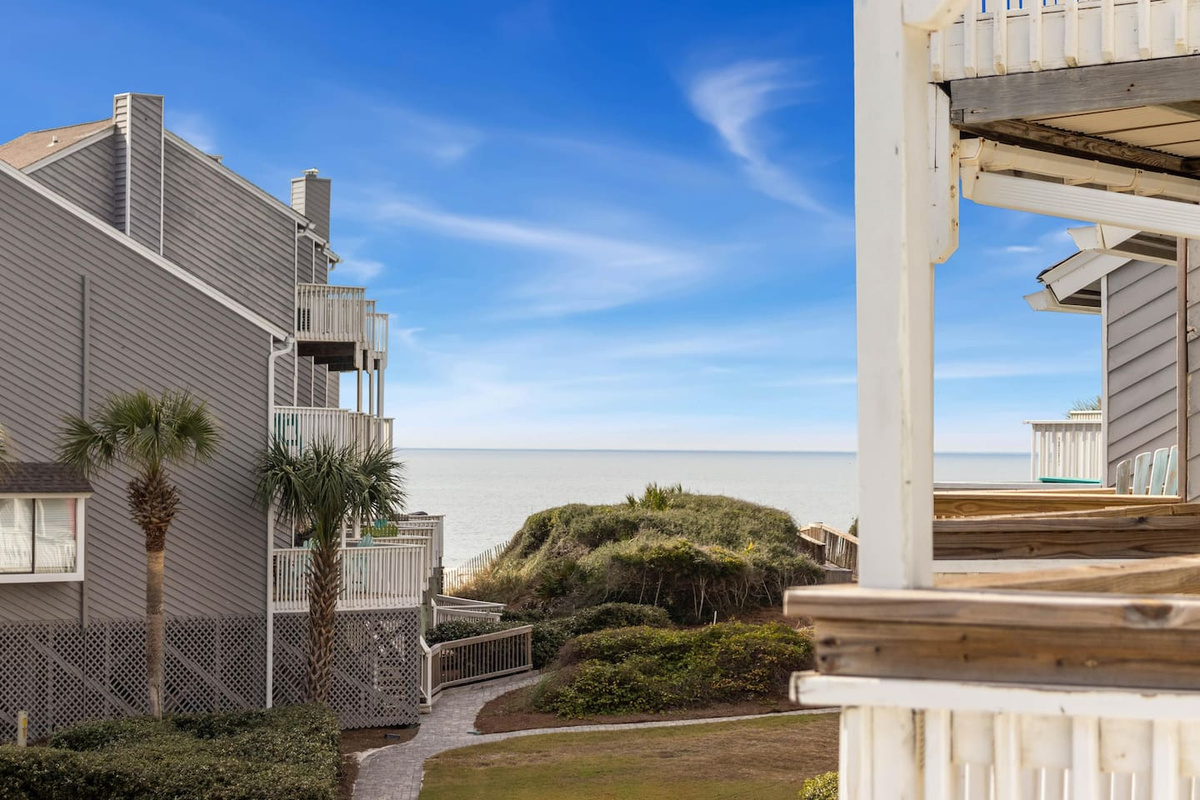 Step onto this private Gulf-view deck and let the whole week's stress drain out &mdash; turquoise water, open sky, and nobody else's schedule.