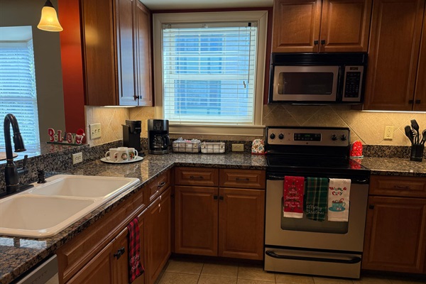 We can't forget the kitchen when it comes to Christmas!!