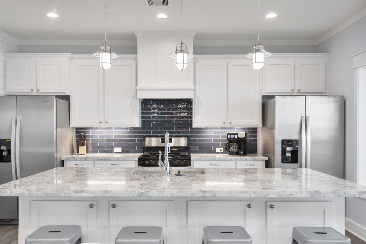 28c26d77f89c44fc8fb4fe8798917e8f Large | Beachhouse | Texas | TX | Vacation Homes | Galveston | Crystal Beach | Kokomo | Breezy Days | Beachfront Elegance | Sunrise Serenity | Southern Sands Property Management, LLC