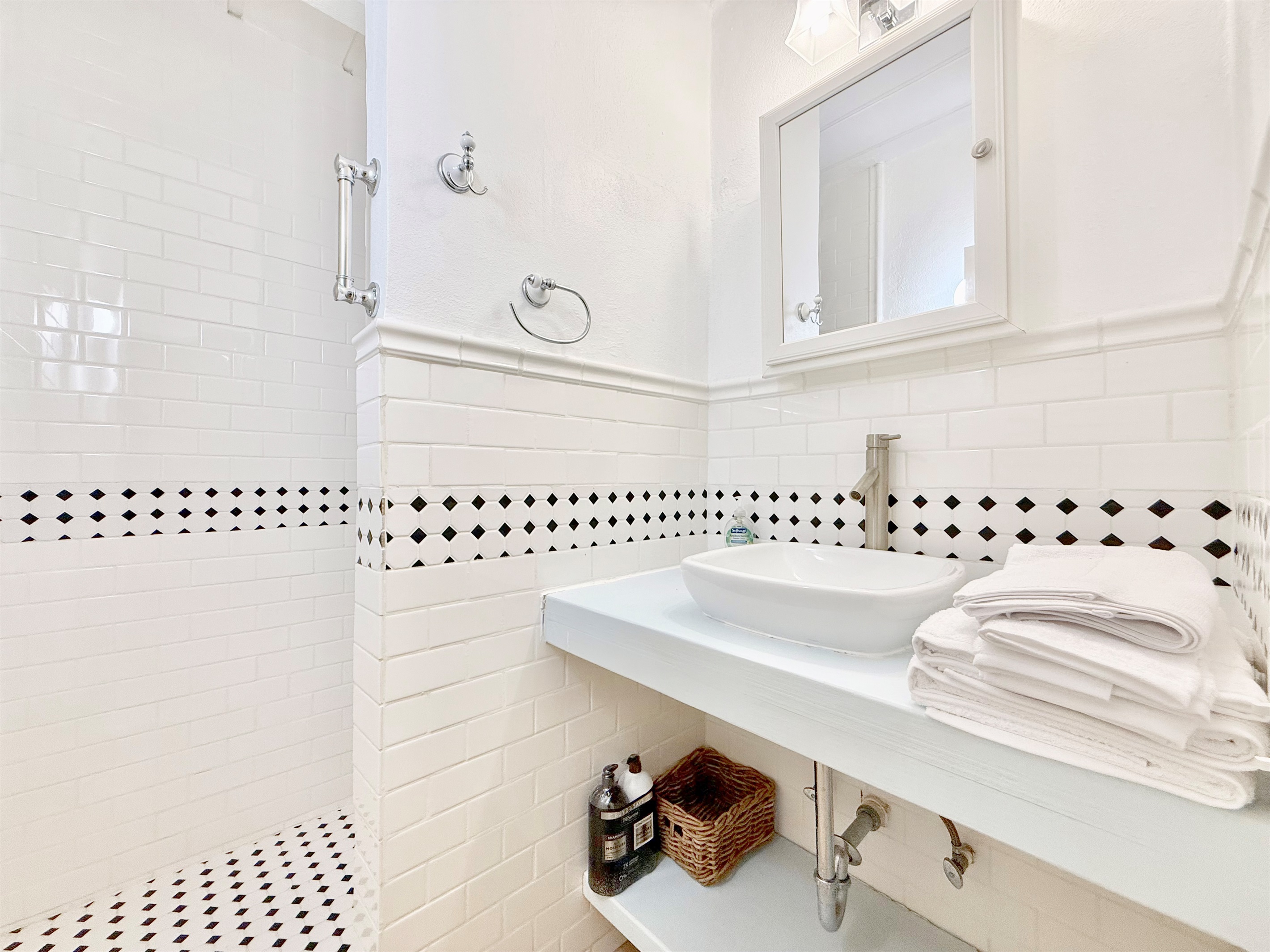 Second bedroom bathroom