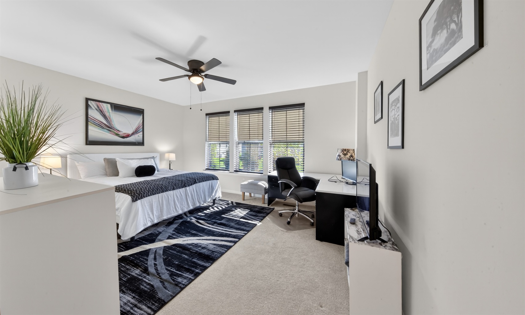 Primary Suite - 1st Floor (King Bed + Workspace)