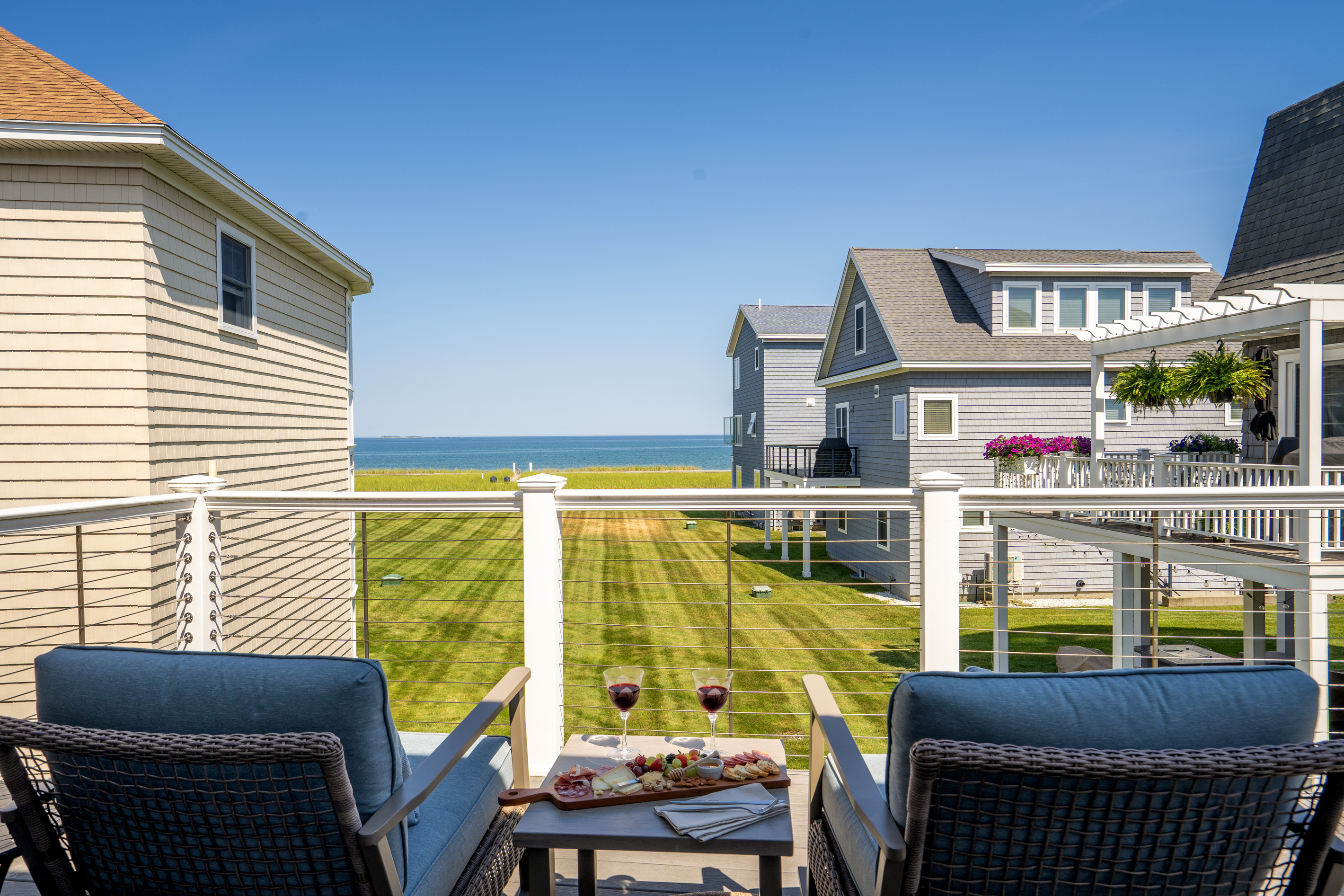 Blue skies, ocean views, and a peaceful coastal setting—vacation mode starts here.