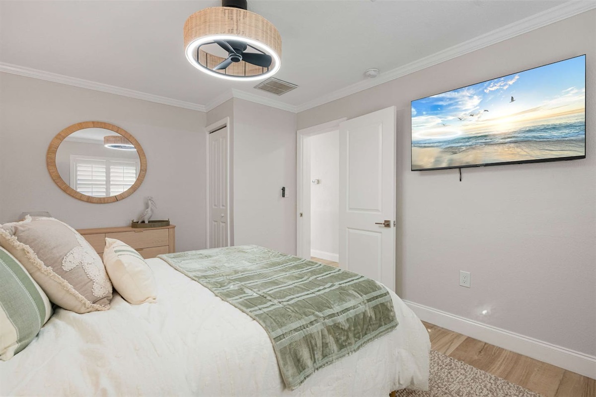 [Bedroom #3] Nectar Queen bed & TV