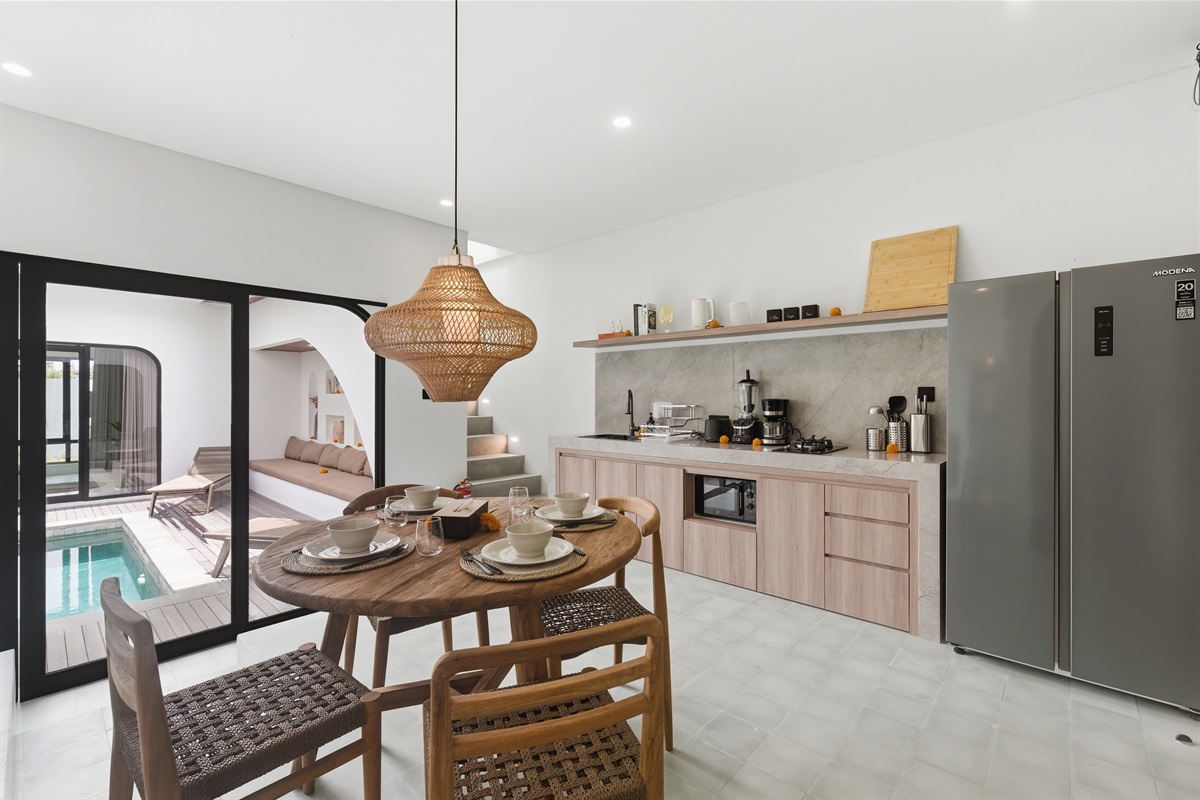 Dining area & Kitchen