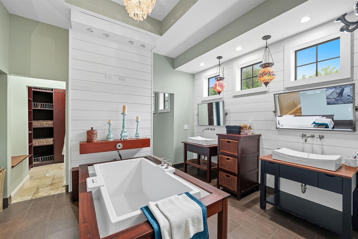 Master bathroom with jetted bathtub