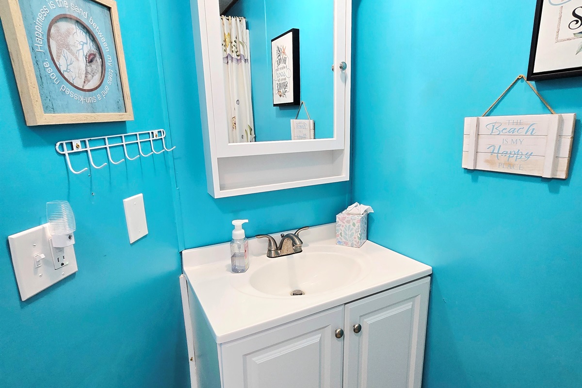 Front bedroom Ensuite bathroom