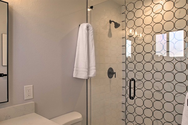 Full En-Suite Bathroom  | Towels Provided