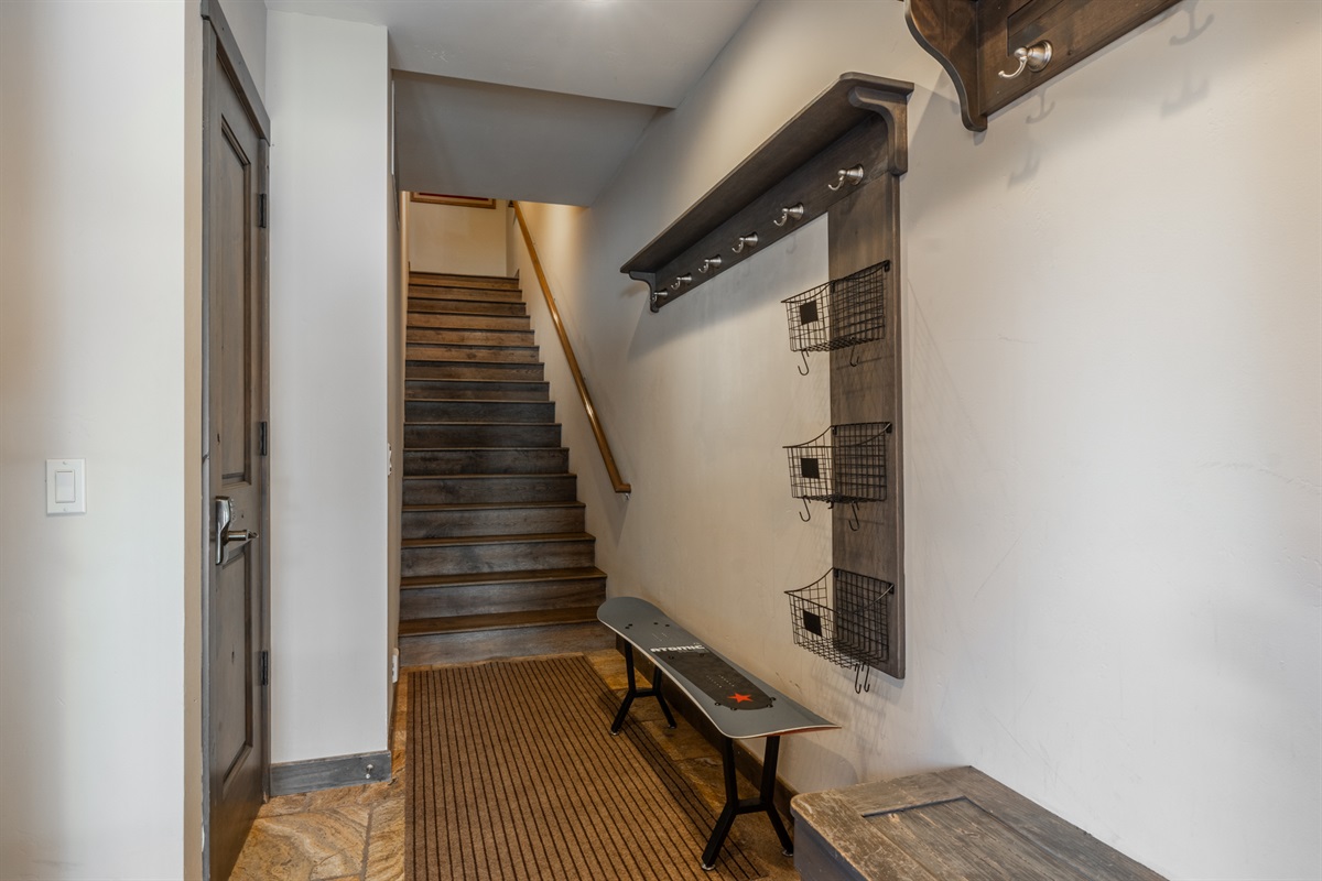 This three-level townhome separates gathering spaces from sleeping quarters, offering both connection and privacy for your group.