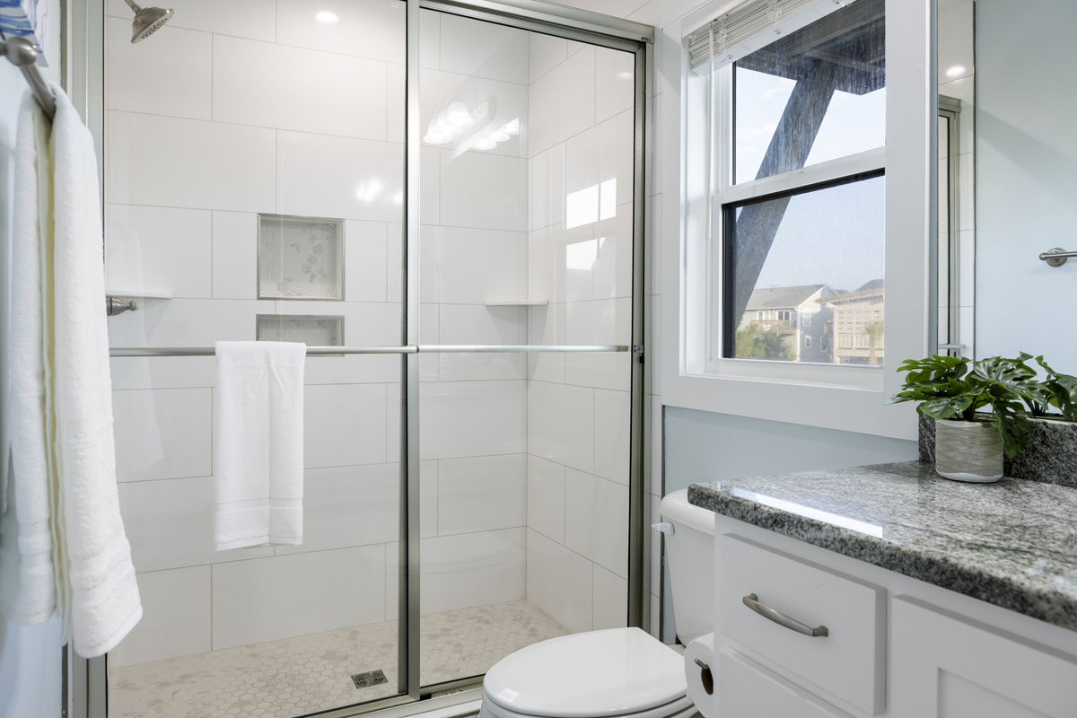 Bath linens provided