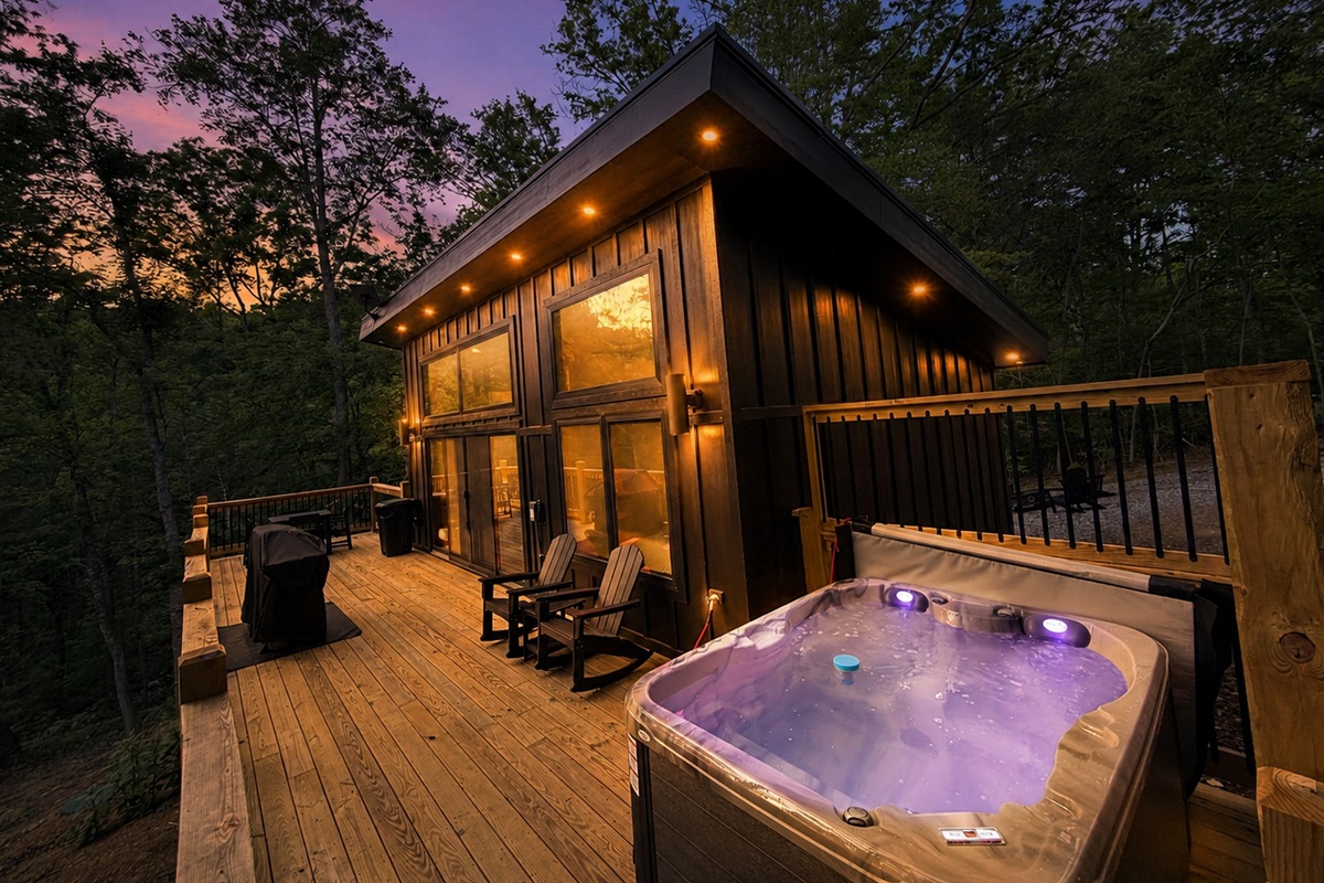 Enjoy the privacy of your own hot tub on the deck of each cabin, both accommodating 1-4 people