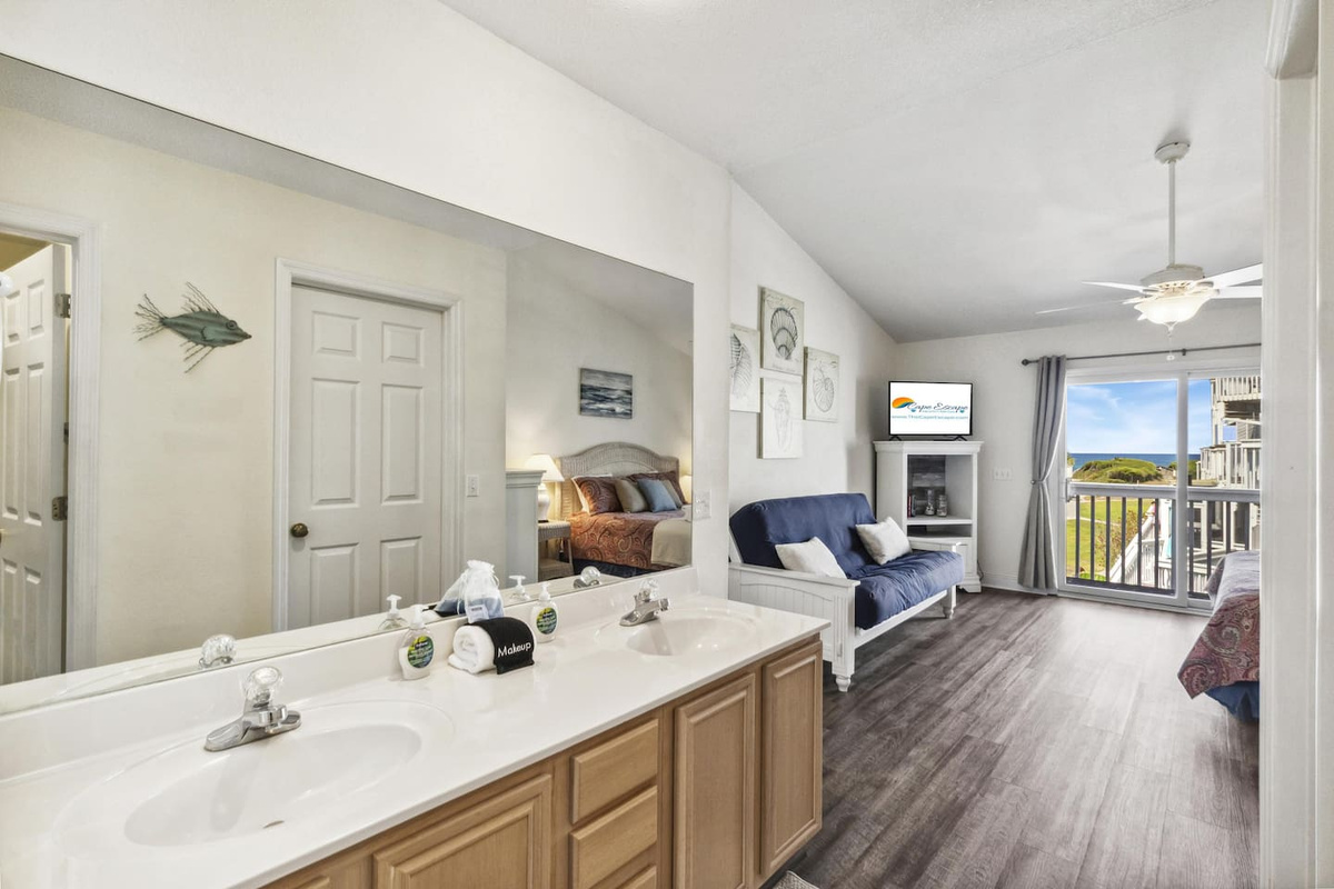Start your day in the master bath feeling rested &mdash; no rushing when you are living on Gulf time.
