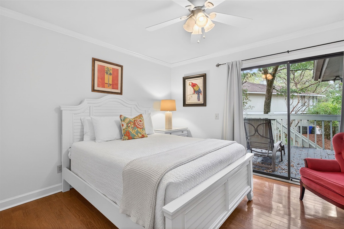 Queen bedroom | Seaside Cottage | IOP Escapes | 31 Twin Oaks, Isle of Palms, SC