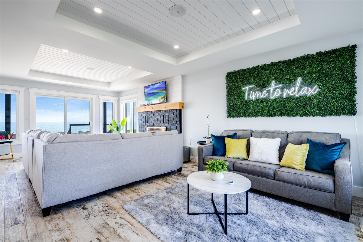 Minimal clutter for a gallery-like feel.