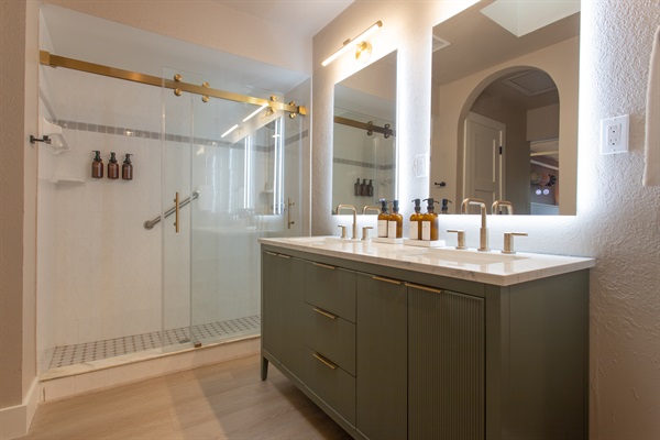 Each bathroom is stocked with organic shampoo, conditioner & body wash—clean ingredients, elevated scent profiles, and thoughtful hospitality at every turn.