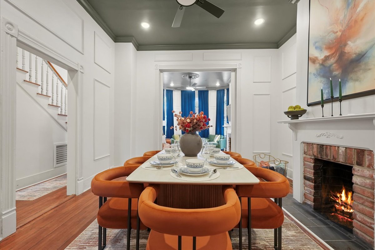 Spacious Dining Area