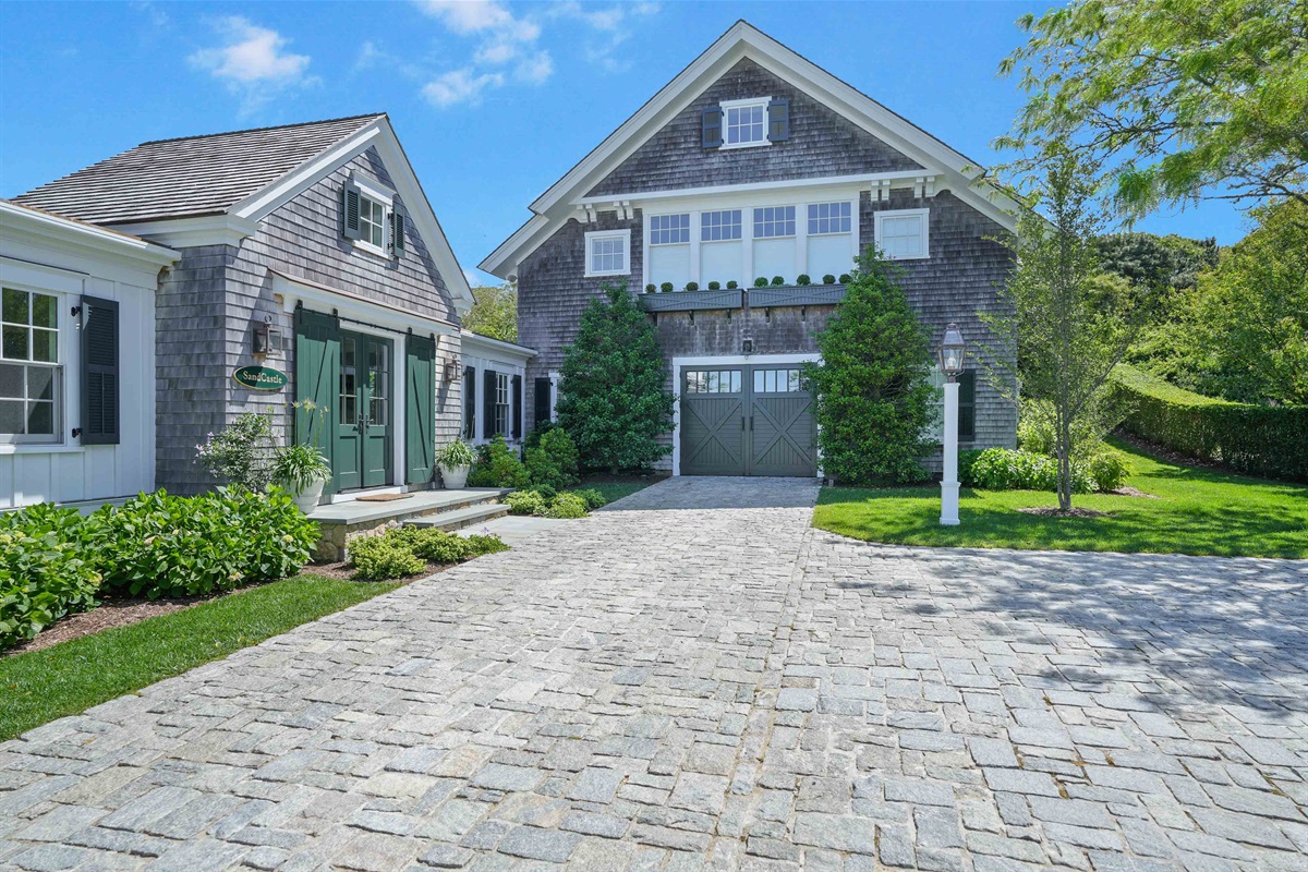 Carriage House/Garage