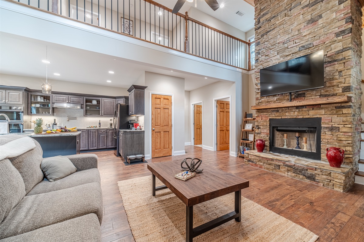 Open Floorplan Living, Dining, and Kitchen