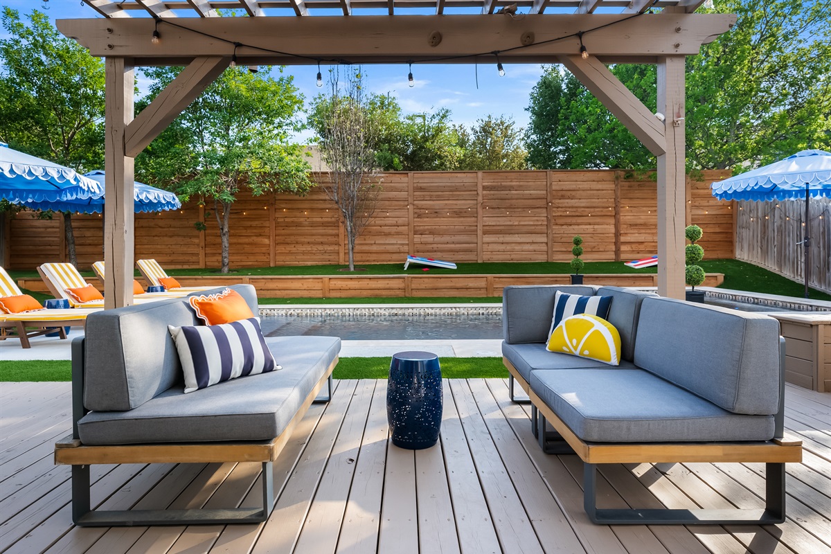 Deck with pergola