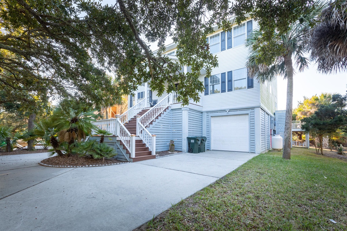 Garages on both sides of Front Steps