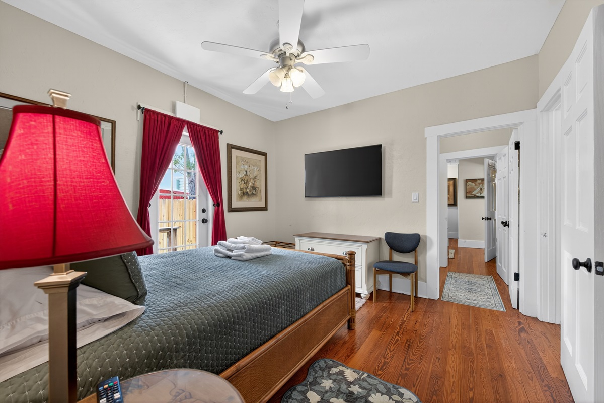 Middle Bedroom