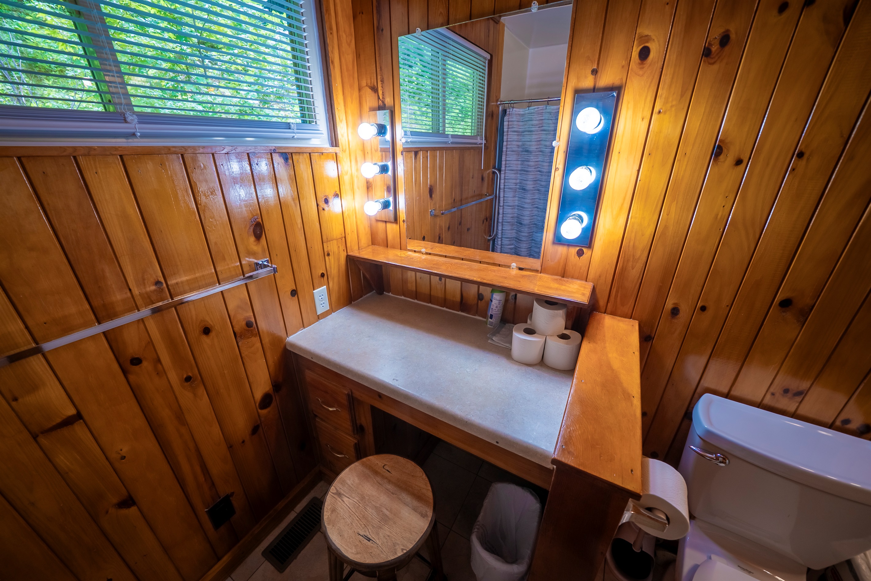 Full Bathroom
