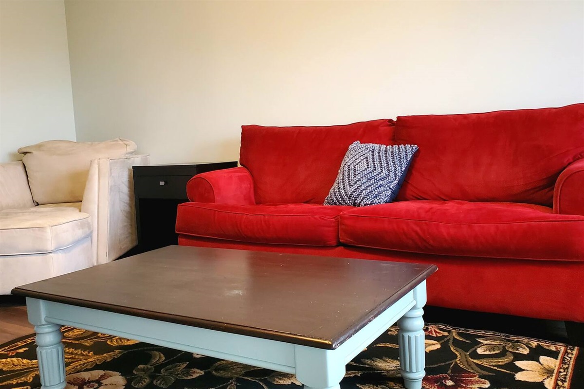 Fully functional space with everything you need for your stay while commuting to Nashville, visiting family, or hanging with friends. Packed with plenty of amenities, our place is sure to be perfect for you! High speed Wi-Fi included.