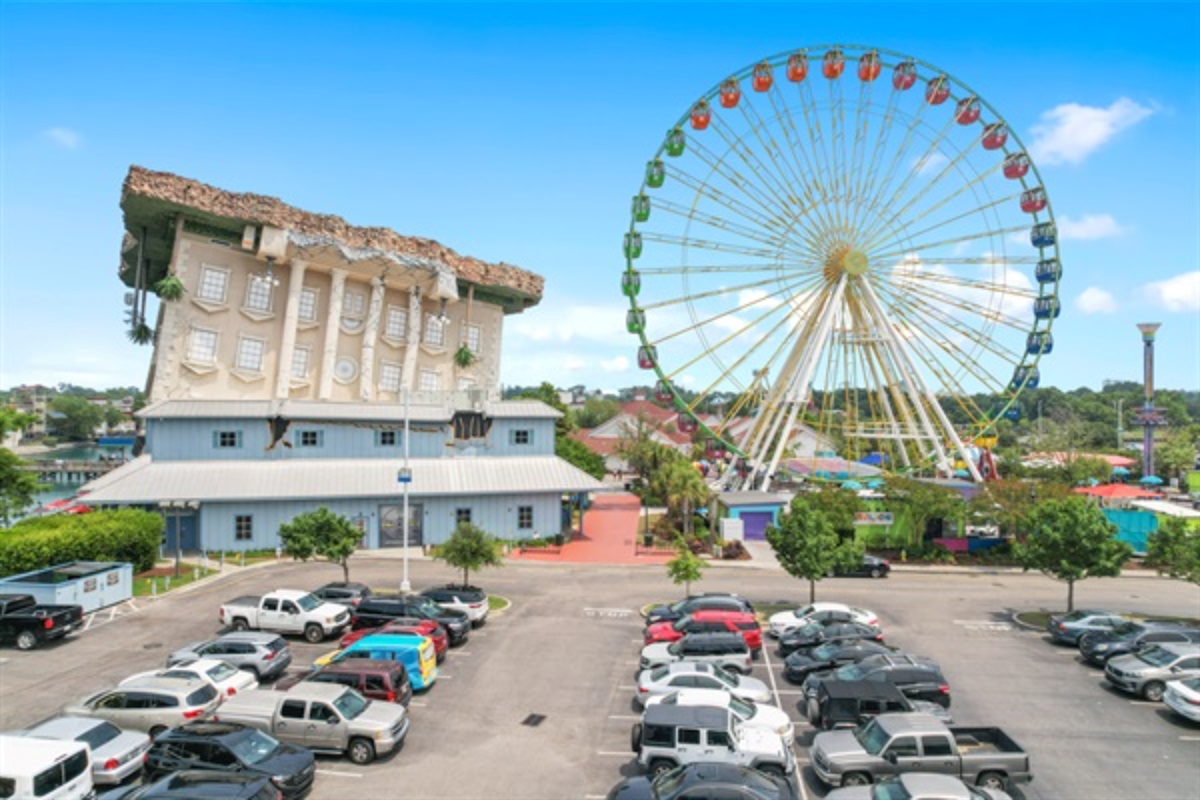 Lots of Attractions Nearby!