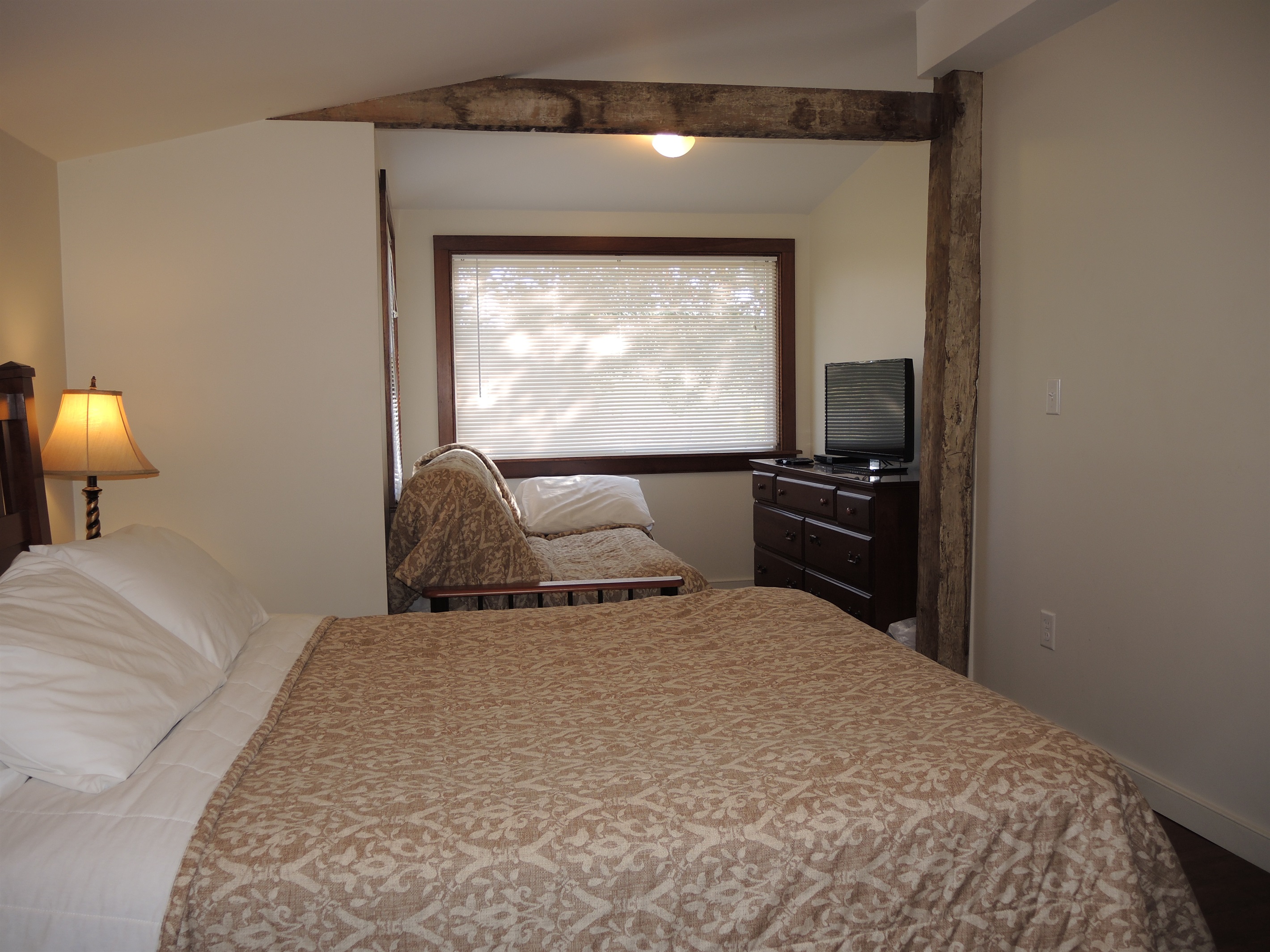 Queen Bedroom with futon.