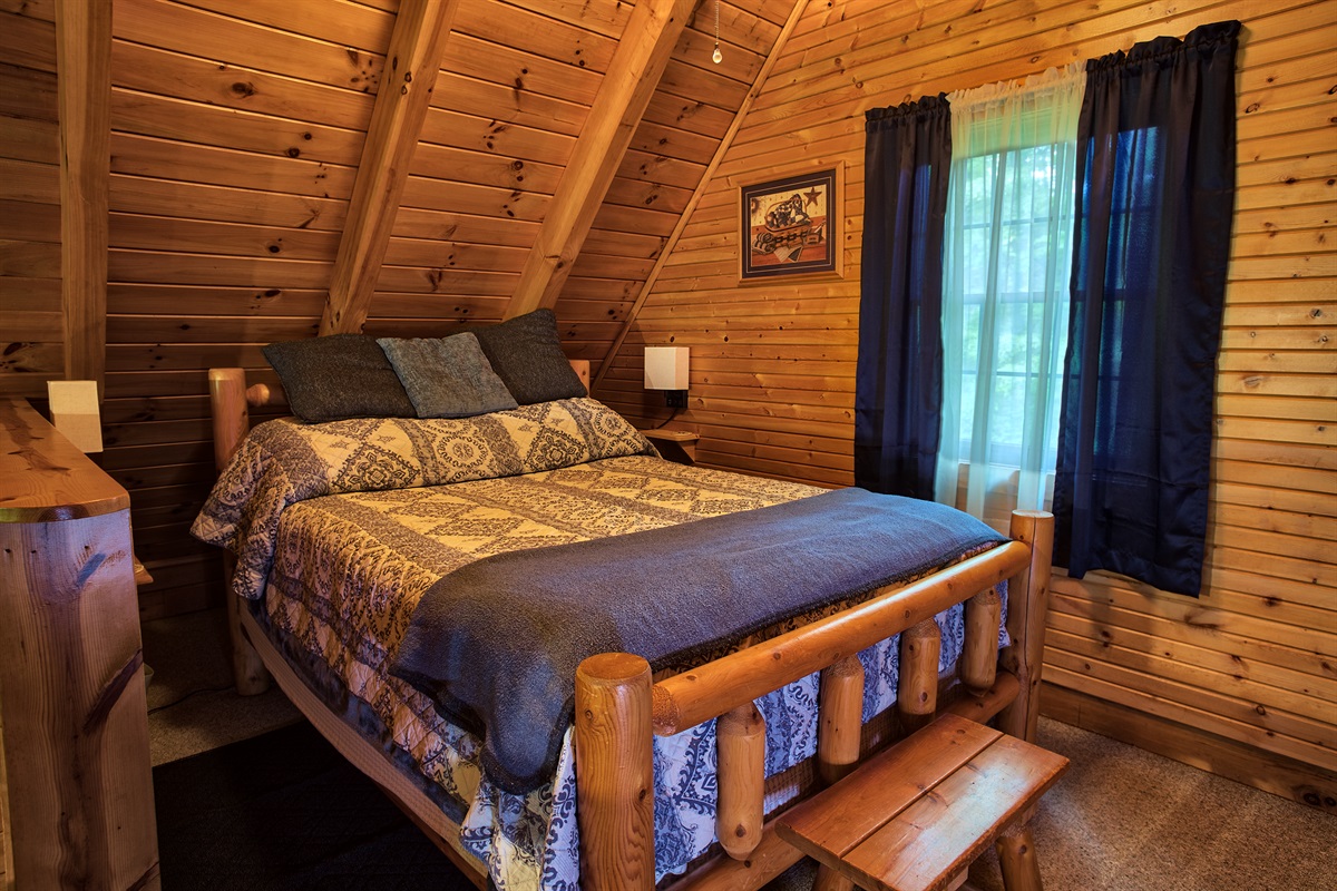 Enjoy a good night's sleep on our queen bed.