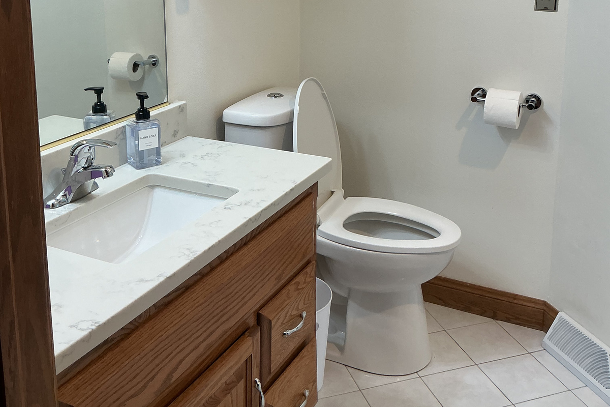 Full bathroom suite with 5th bedroom