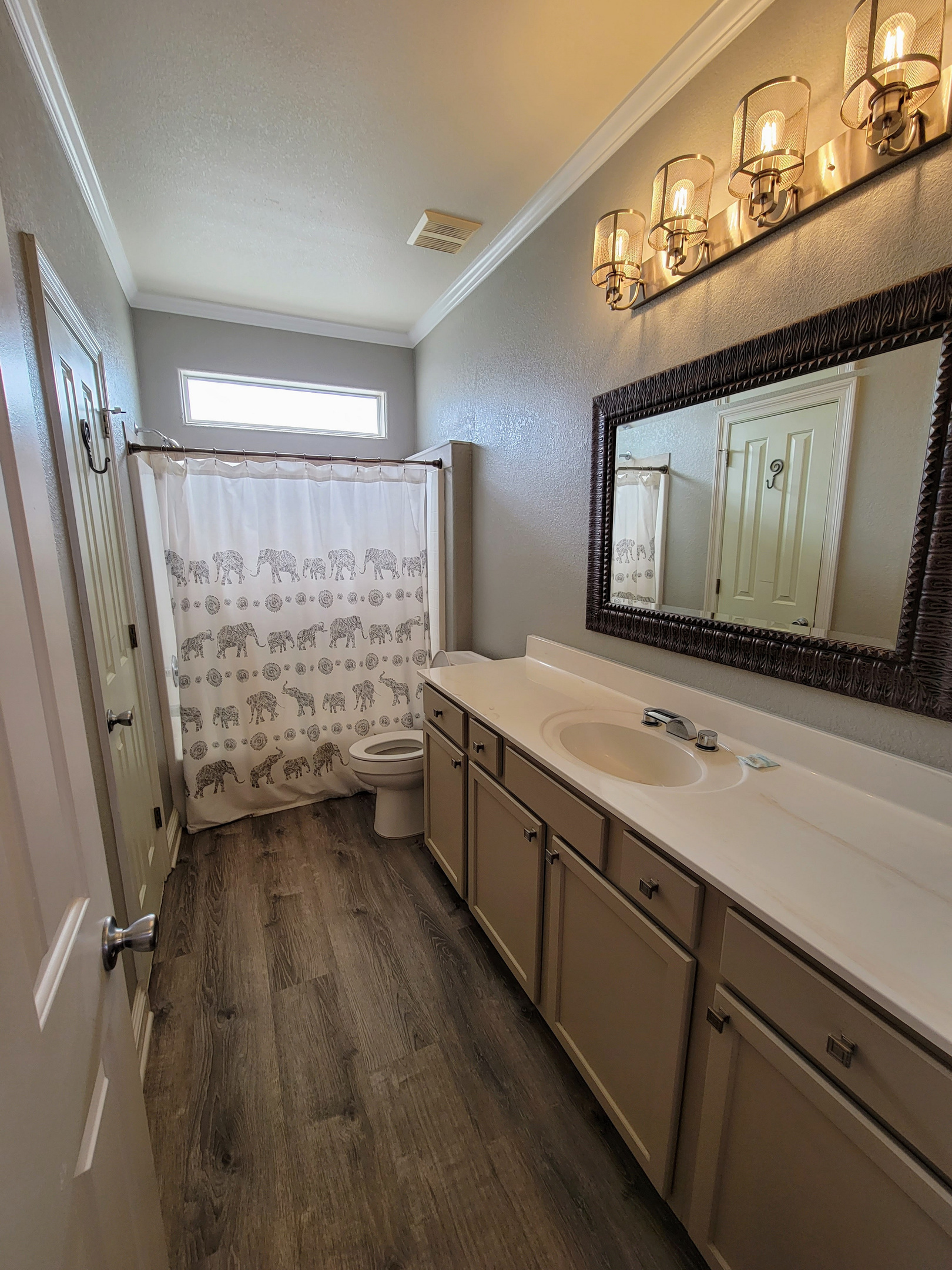 2nd floor bathroom
